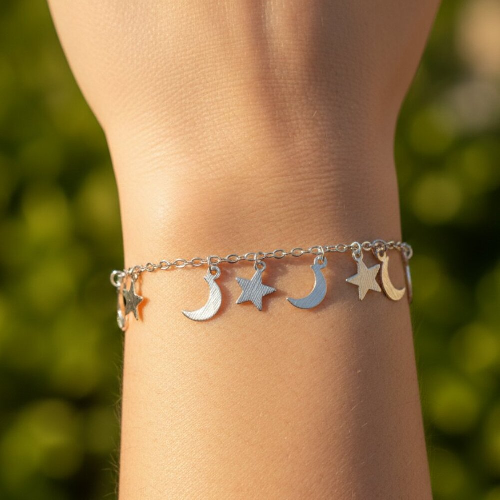 "Minimalist Bracelet, Sleek & Modern Design, Women’s Fashion, YC110259-B